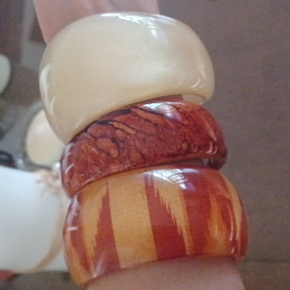 Set of Three Unique Chunky Bangles Two Graphic & One Pearlescent Vintage Retro - Picture 3 of 13